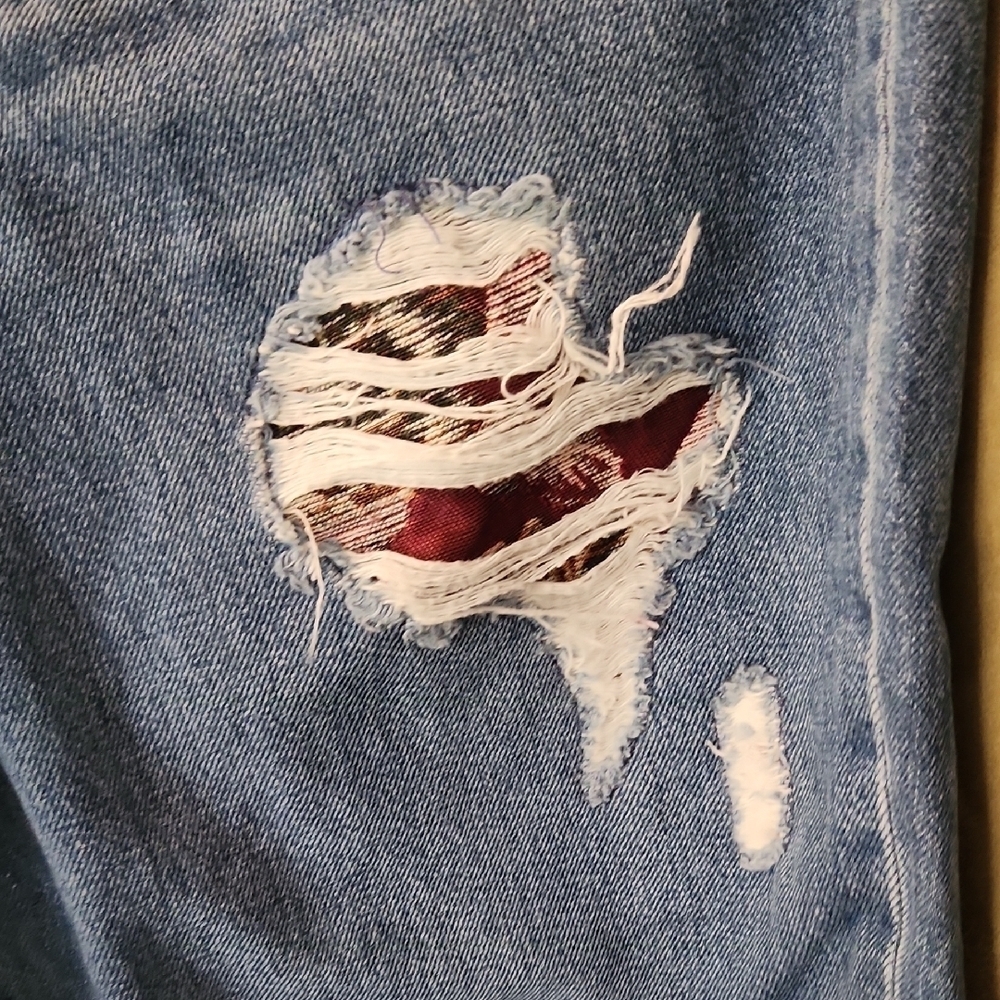 Vince Camuto Blue Distressed Jeans with Maroon Details-Size 14 - Picture 3 of 5